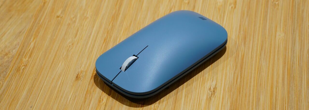 Microsoft Surface Mobile : la souris sans fil compacte à petit prix ?