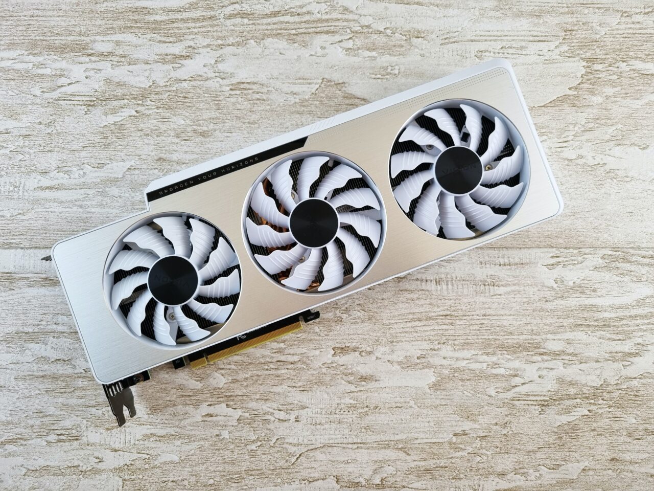 Quelle est l’importance de la compatibilité entre la carte graphique et les autres composants du PC ?