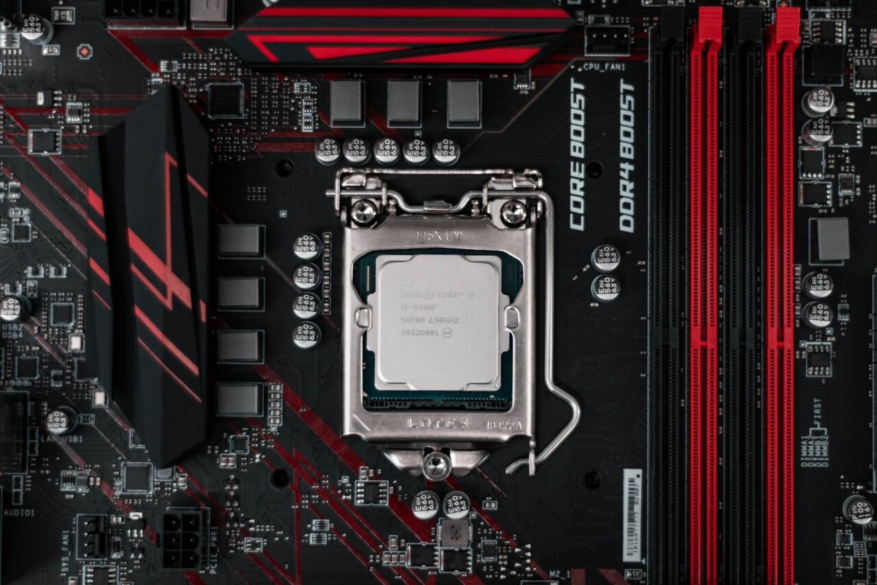Intel ou AMD: Qui remporte la course en 2023 ?