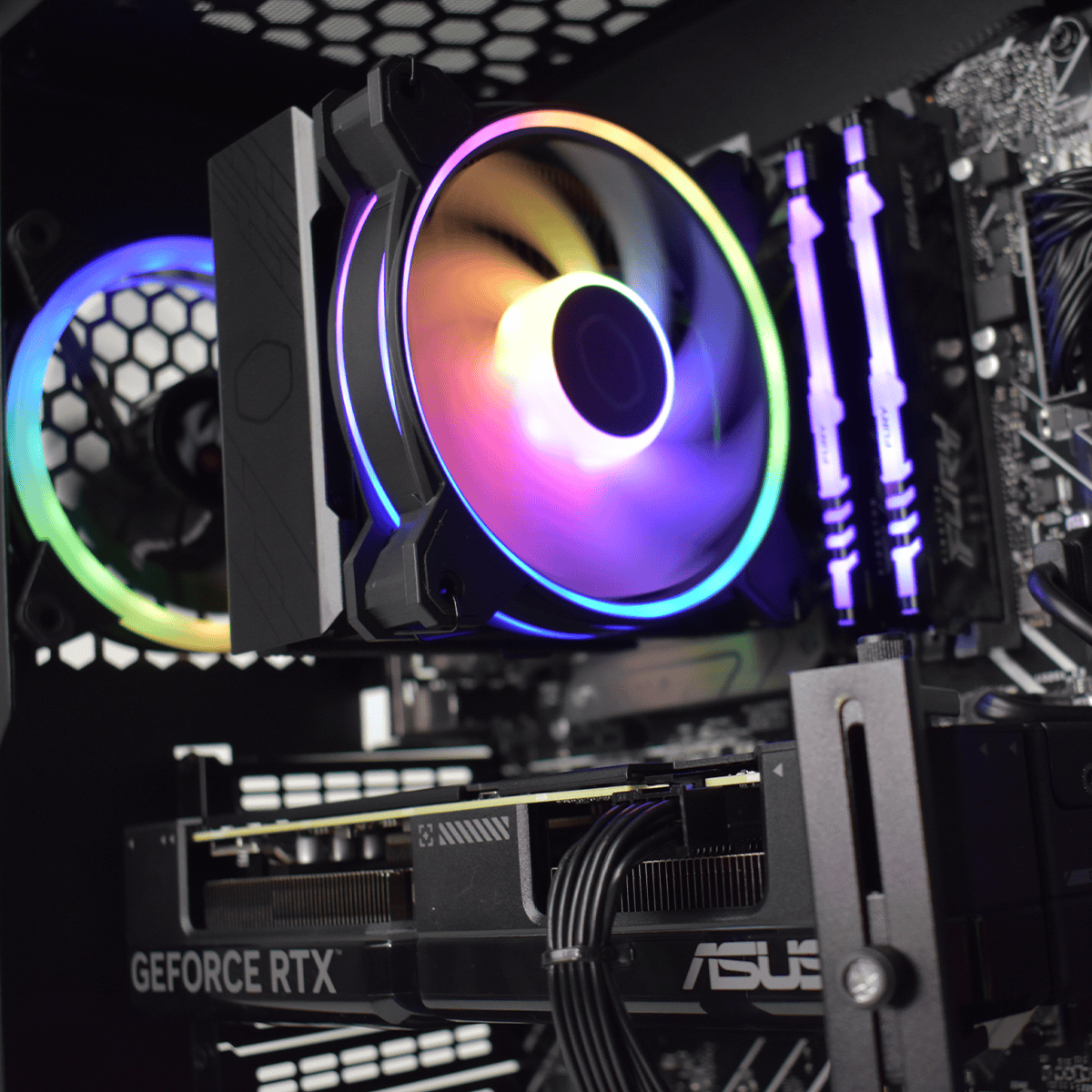 Grosbill FROZEN W11 - i5 13600KF/16Go/1To/4070 (0923) - Achat / Vente PC Fixe sur grosbill.com - 2