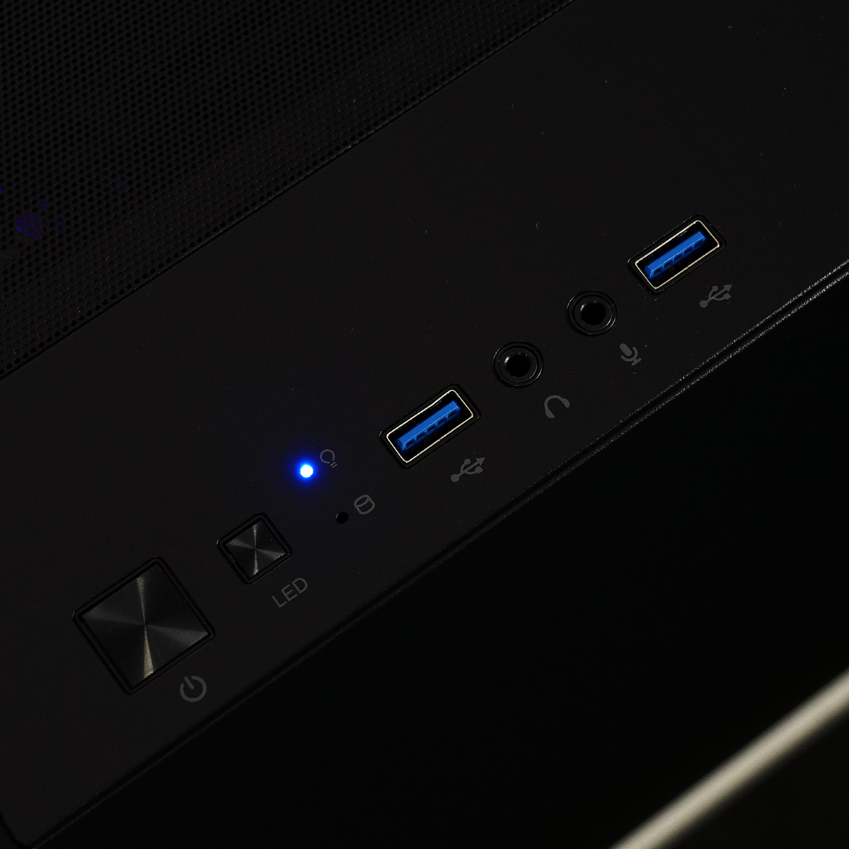 Grosbill Black Bill - R7-5700X/5060/16Go/512Go - BF01 (PCG-10602735) - Achat / Vente PC Fixe sur grosbill.com - 4