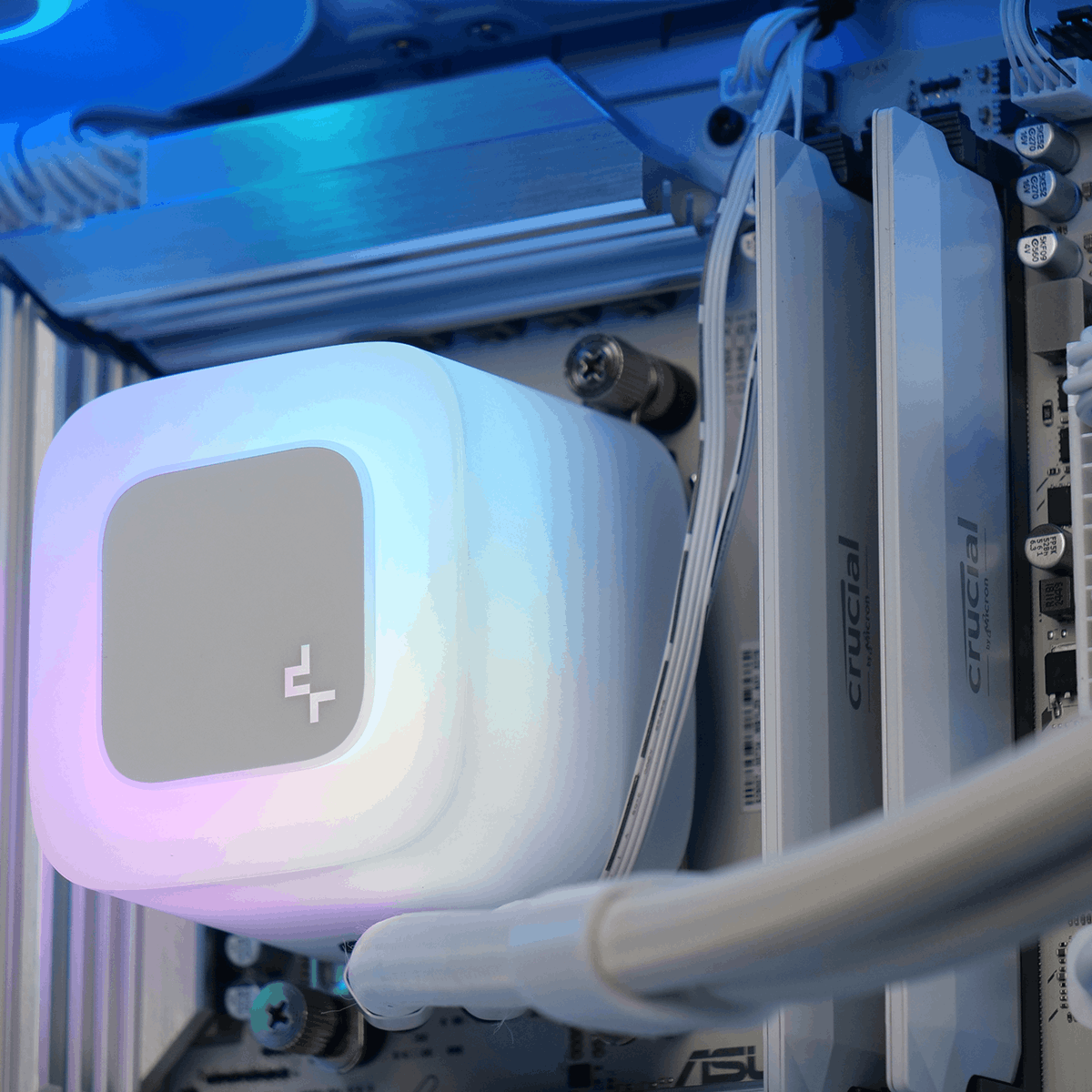 Grosbill MARSHMALLOW - R7-9800X3D/5080/32Go/2To - CYB-GB (PCG-10602929) - Achat / Vente PC Fixe sur grosbill.com - 2