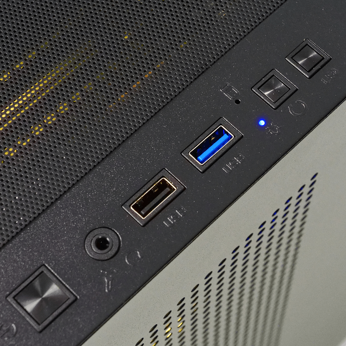 Grosbill LUCE - R5-8400F/9060XT-16Go/16Go/1To (PCG-10603112) - Achat / Vente PC Fixe sur grosbill.com - 5