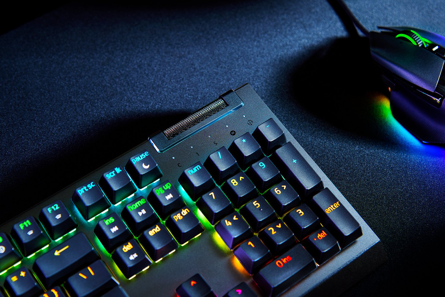 Razer BlackWidow V4 X Noir/RGB/Filaire/Razer Vert - Clavier PC - 4
