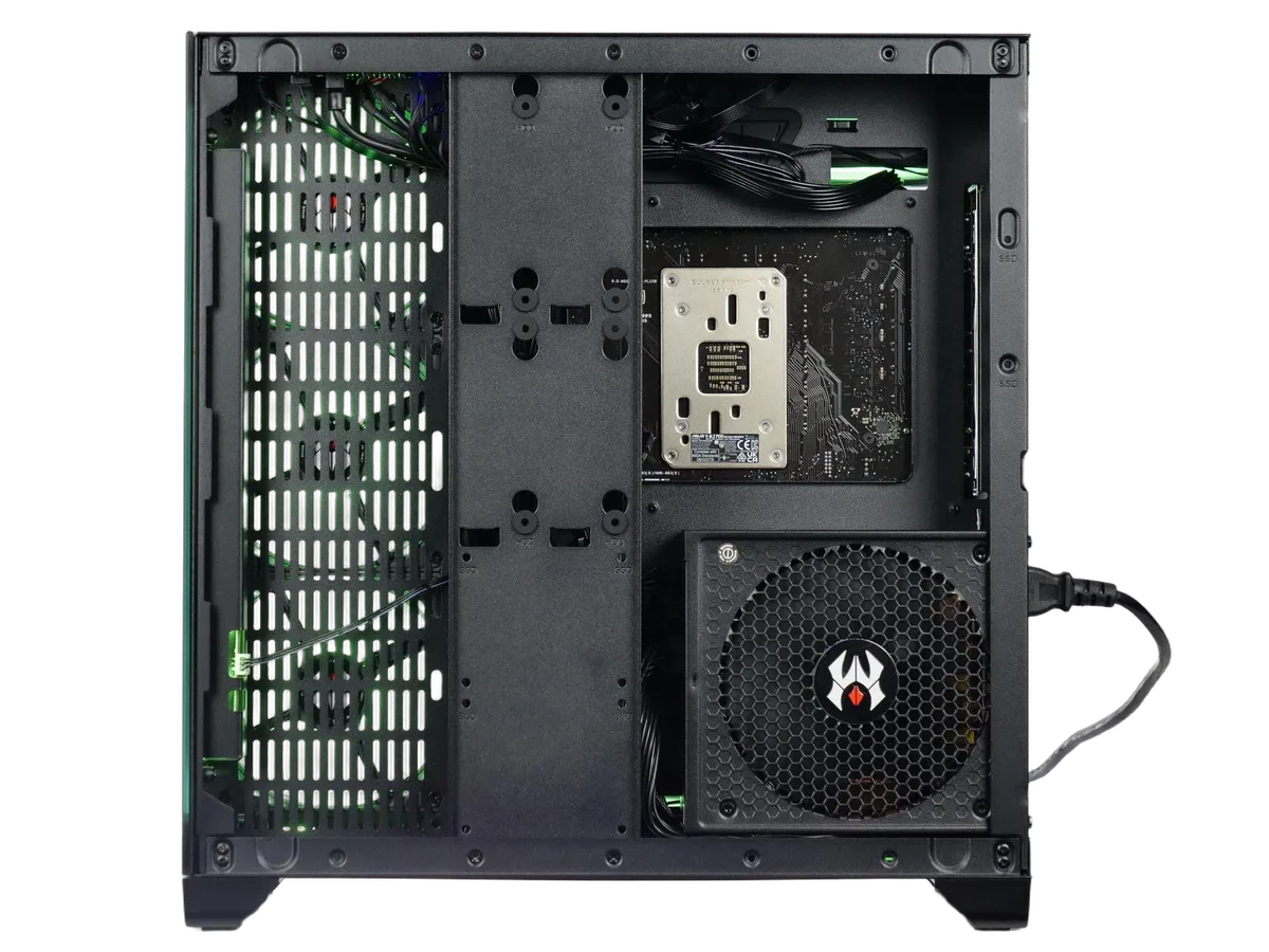 CATA V2 - R7-7800X3D/5090FE/32Go/1To, vue 6
