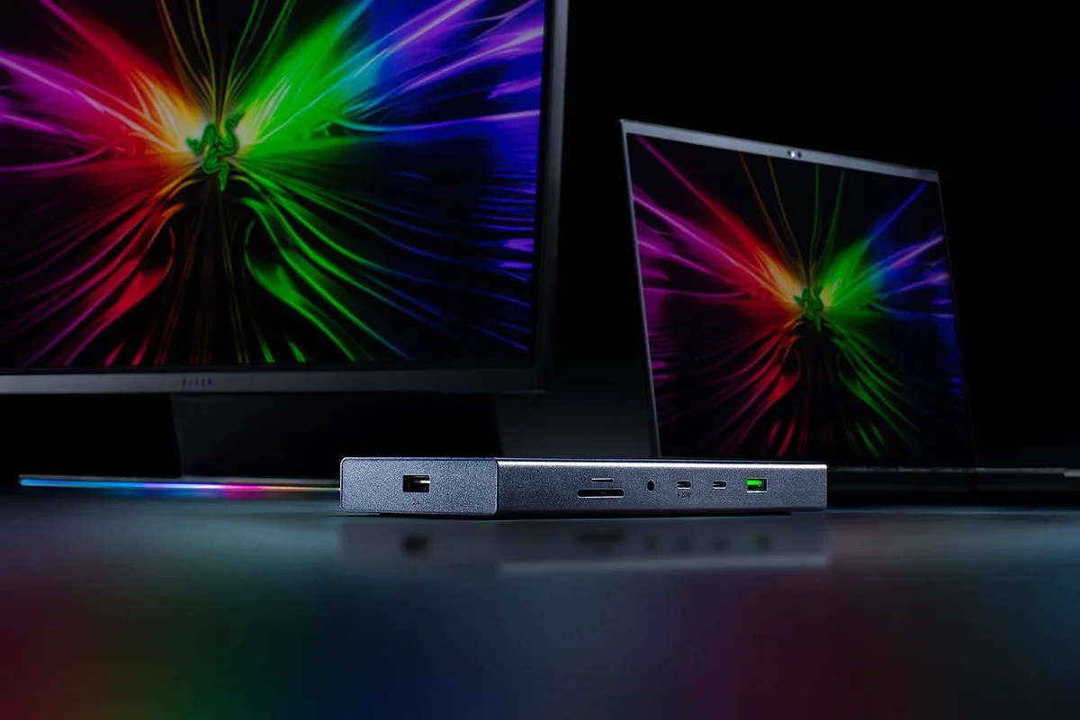 Razer USB 4 Dock - USB-C 14 ports Prise en charge de deux moniteurs — vue 6