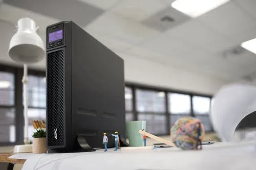 APC Smart-UPS SRT 2200VA — vue 10